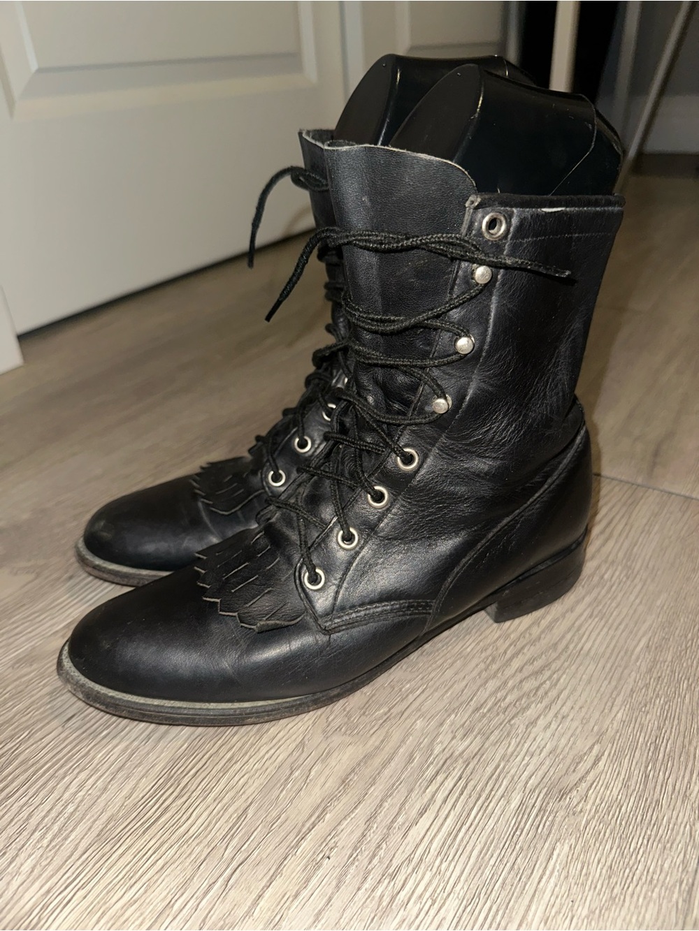 Vtg Justin Boots Black Leather Lace Fringe Kiltie Combat Boots Women’s Sz 7.5 B